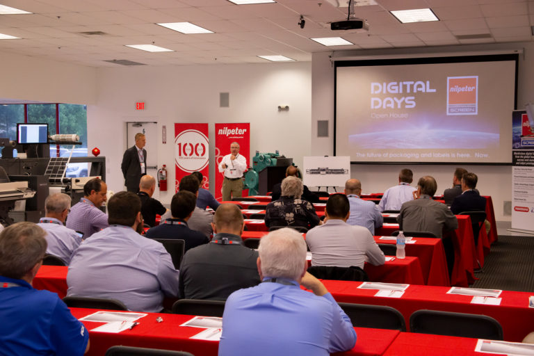 Nilpeter-Digi-Days-Presentation_daylight-photo