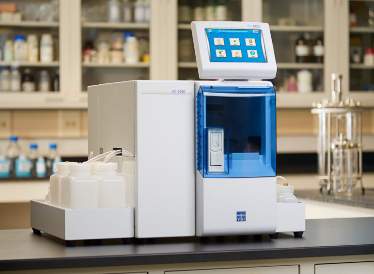 Yellow-Springs-Instruments-Xylem-2900-Biochem-Analyzer_daylight-photo